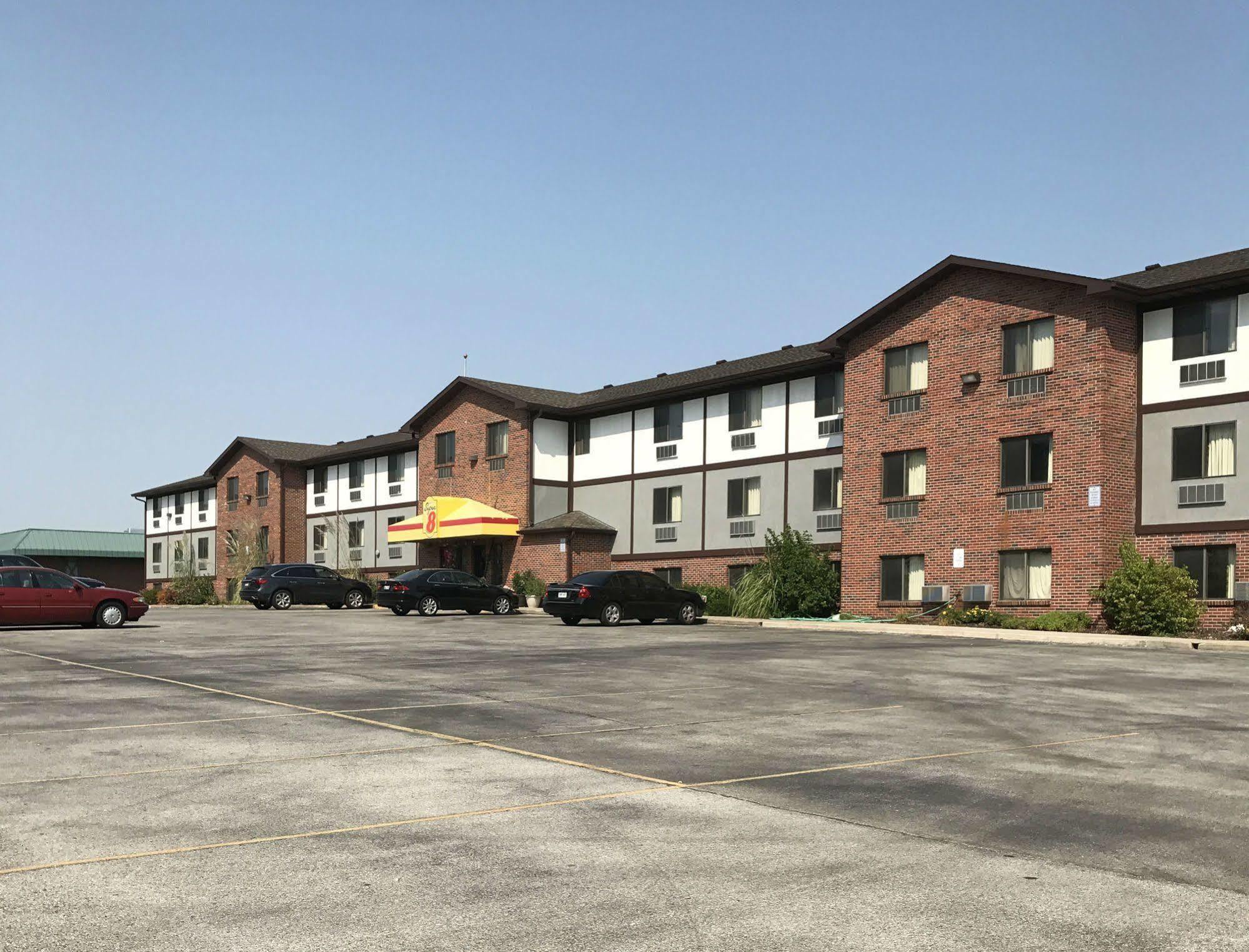 Super 8 By Wyndham Omaha/West Dodge Motel Exterior photo